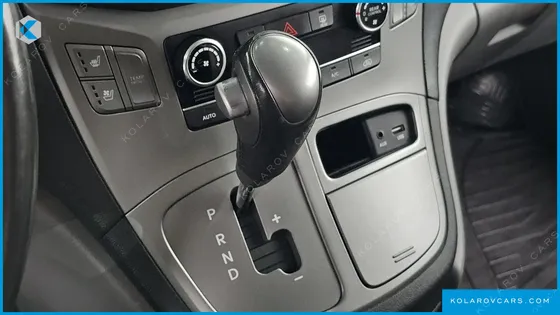 HYUNDAI STAREX WAGON 12-SEATER