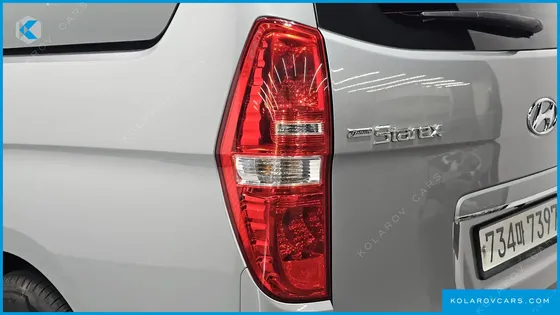 HYUNDAI STAREX WAGON 12-SEATER