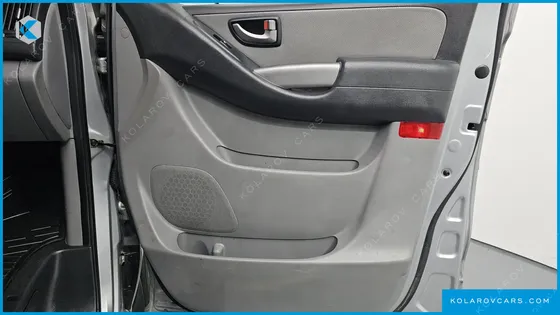 HYUNDAI STAREX WAGON 12-SEATER