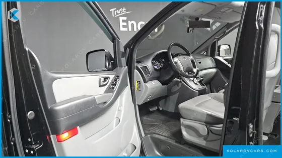 HYUNDAI STAREX WAGON 12-SEATER