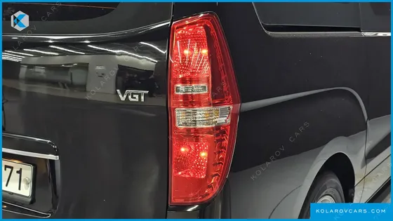 HYUNDAI STAREX WAGON 12-SEATER