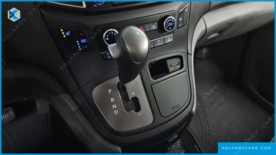 HYUNDAI STAREX WAGON 12-SEATER