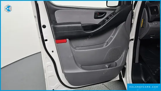 HYUNDAI STAREX WAGON 12-SEATER