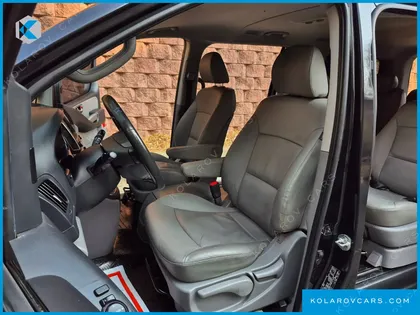 HYUNDAI STAREX WAGON 11-SEATER