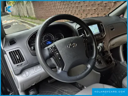 HYUNDAI STAREX VAN 3-SEATER