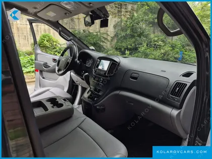 HYUNDAI STAREX VAN 3-SEATER