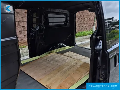 HYUNDAI STAREX VAN 3-SEATER