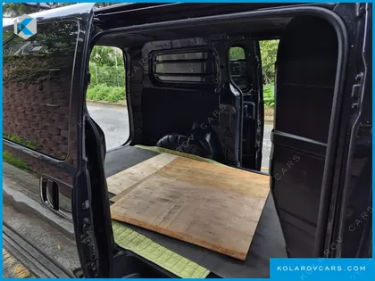 HYUNDAI STAREX VAN 3-SEATER