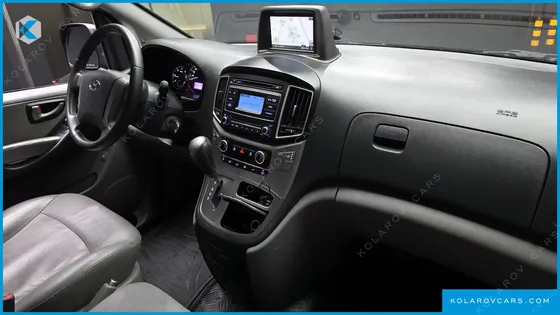 HYUNDAI STAREX VAN 3-SEATER