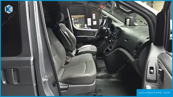 HYUNDAI STAREX VAN 3-SEATER