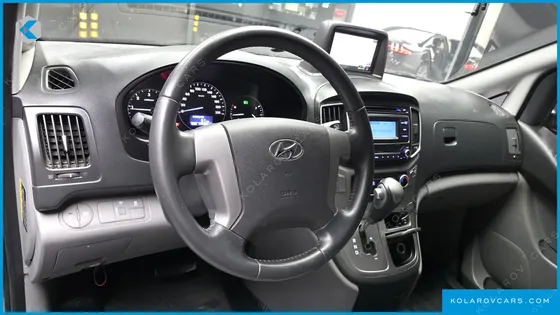 HYUNDAI STAREX VAN 3-SEATER
