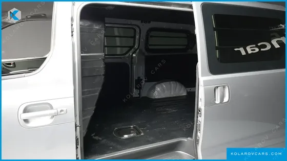 HYUNDAI STAREX VAN 3-SEATER