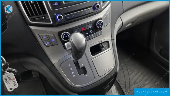 HYUNDAI STAREX WAGON 12-SEATER