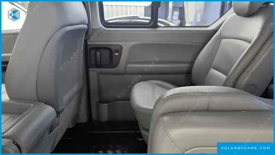HYUNDAI STAREX WAGON 12-SEATER