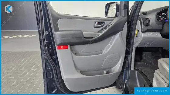 HYUNDAI STAREX WAGON 12-SEATER