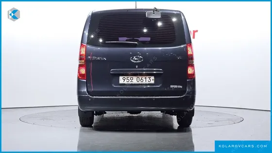 HYUNDAI STAREX VAN 5-SEATER
