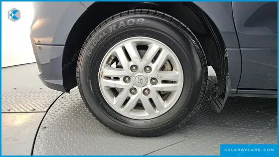 HYUNDAI STAREX VAN 5-SEATER