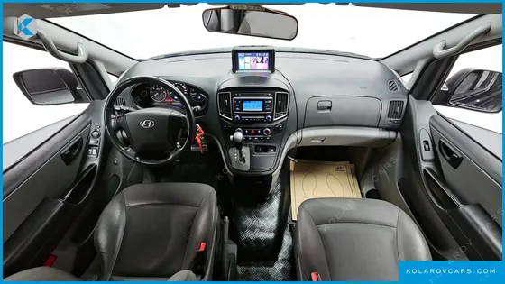 HYUNDAI STAREX VAN 5-SEATER