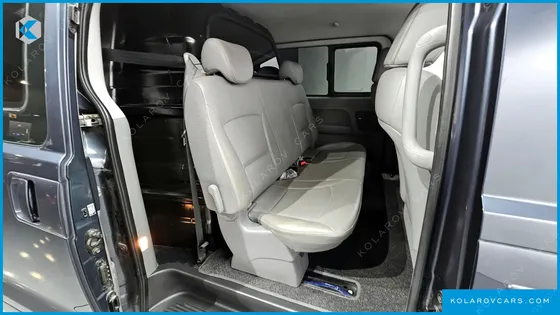 HYUNDAI STAREX VAN 5-SEATER