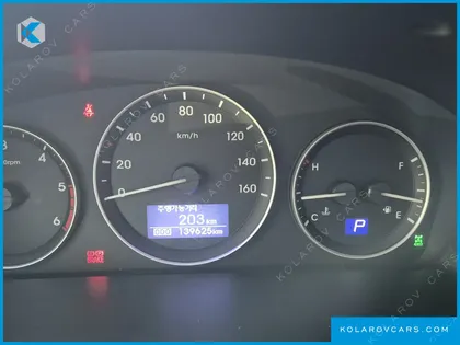 HYUNDAI STAREX 4WD WAGON 12-SEATER