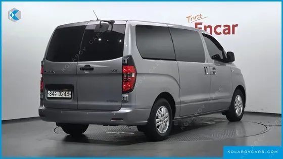 HYUNDAI STAREX VAN 3-SEATER