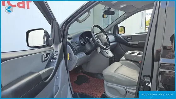 HYUNDAI STAREX VAN 3-SEATER