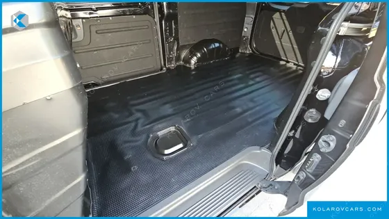 HYUNDAI STAREX VAN 3-SEATER