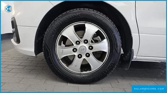 HYUNDAI STAREX WAGON 12-SEATER