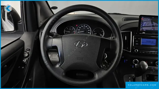 HYUNDAI STAREX WAGON 12-SEATER