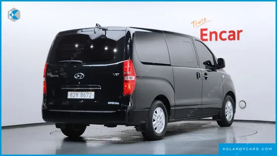 HYUNDAI STAREX VAN 5-SEATER
