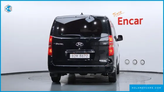 HYUNDAI STAREX VAN 5-SEATER