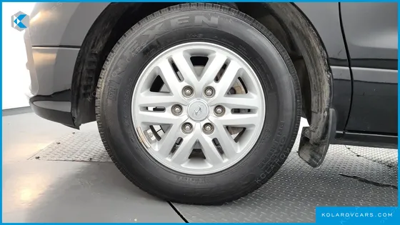 HYUNDAI STAREX VAN 5-SEATER