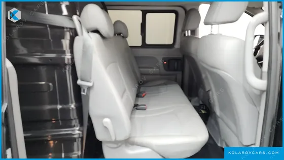 HYUNDAI STAREX VAN 5-SEATER