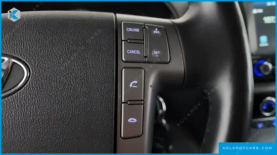 HYUNDAI STAREX VAN 5-SEATER
