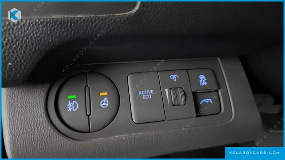 HYUNDAI STAREX VAN 5-SEATER