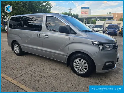HYUNDAI STAREX VAN 5-SEATER