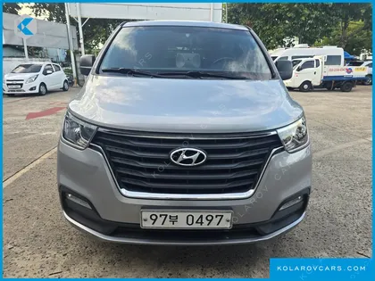 HYUNDAI STAREX VAN 5-SEATER