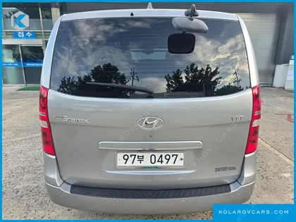 HYUNDAI STAREX VAN 5-SEATER