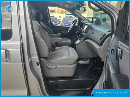 HYUNDAI STAREX VAN 5-SEATER