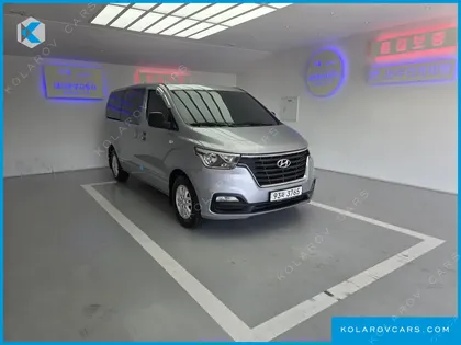 HYUNDAI STAREX VAN 3-SEATER