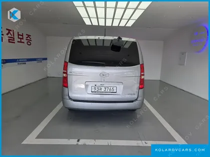 HYUNDAI STAREX VAN 3-SEATER