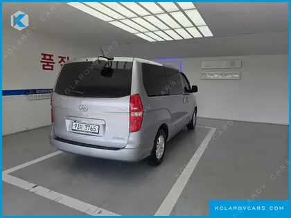 HYUNDAI STAREX VAN 3-SEATER