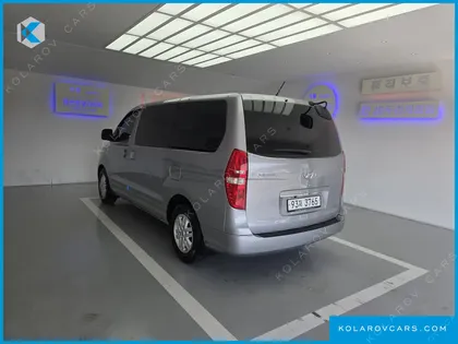 HYUNDAI STAREX VAN 3-SEATER