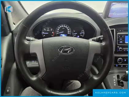 HYUNDAI STAREX VAN 3-SEATER