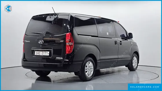 HYUNDAI STAREX VAN 5-SEATER