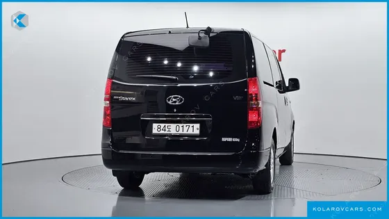 HYUNDAI STAREX VAN 5-SEATER