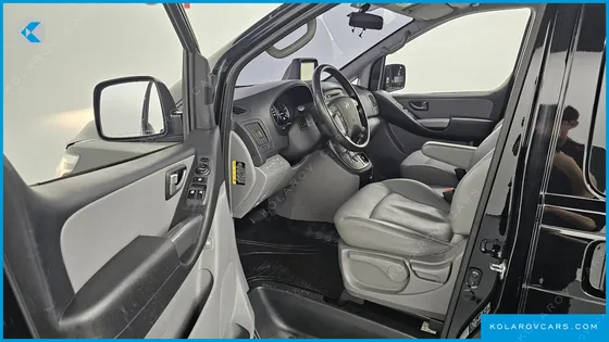 HYUNDAI STAREX VAN 5-SEATER