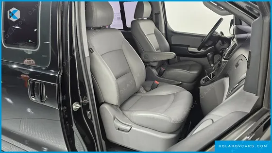 HYUNDAI STAREX VAN 5-SEATER