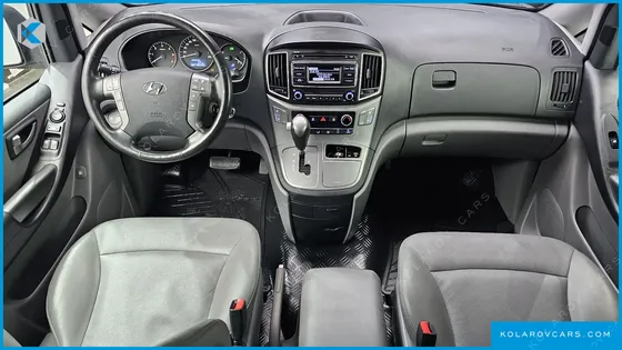 HYUNDAI STAREX VAN 5-SEATER