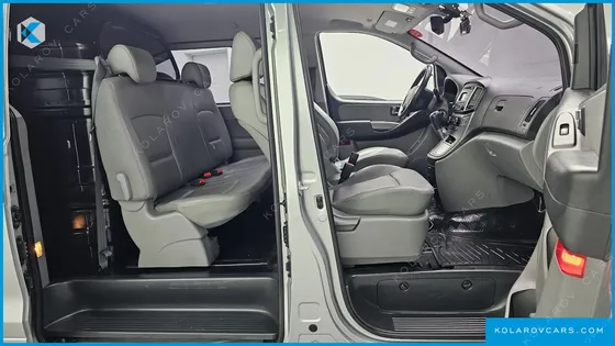 HYUNDAI STAREX VAN 5-SEATER